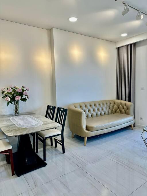 2 Bedroom Luxury In Apartment *